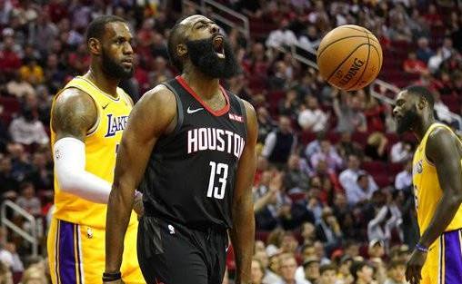  詹姆斯40+三双率队逆转开拓者  